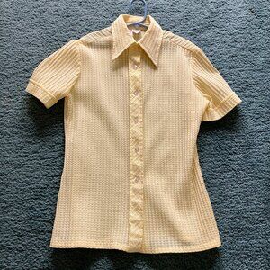 Vintage Short sleeve yellow sheer seersucker button front shirt